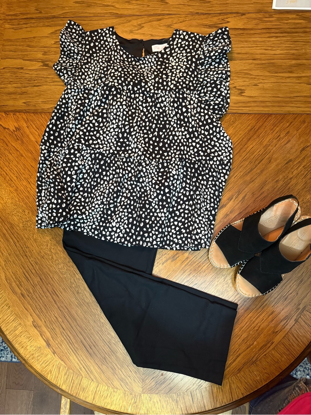 Pink Lily Black & White Printed Top